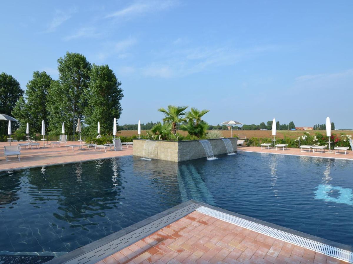 Characteristic Apartment In Codigoro With Pool Exterior photo