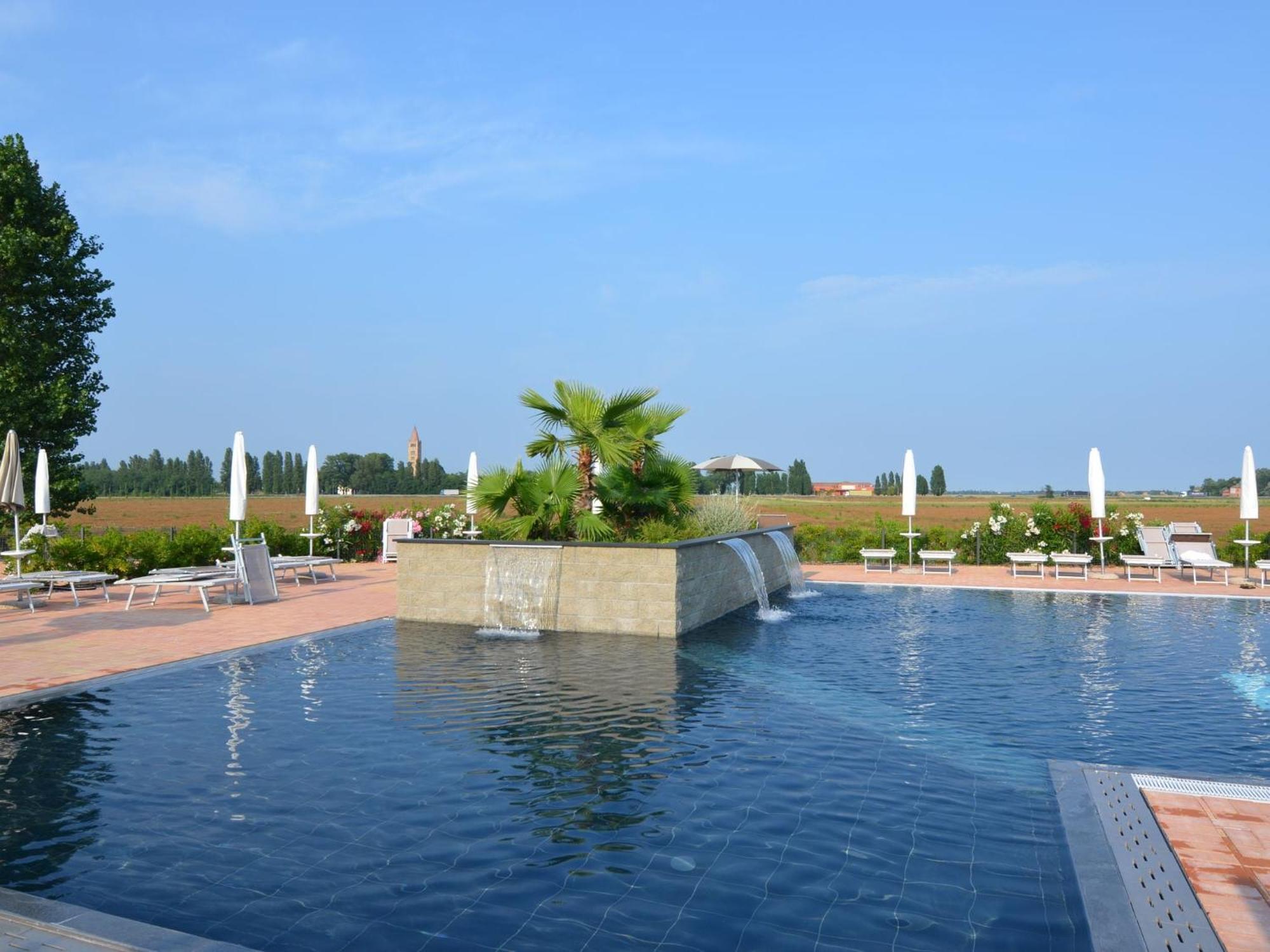 Characteristic Apartment In Codigoro With Pool Exterior photo