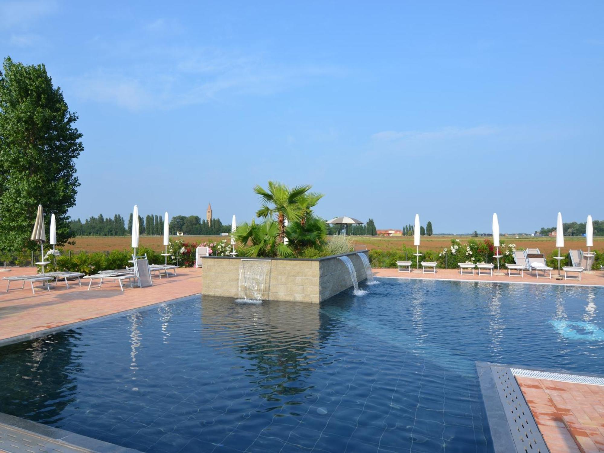 Characteristic Apartment In Codigoro With Pool Exterior photo